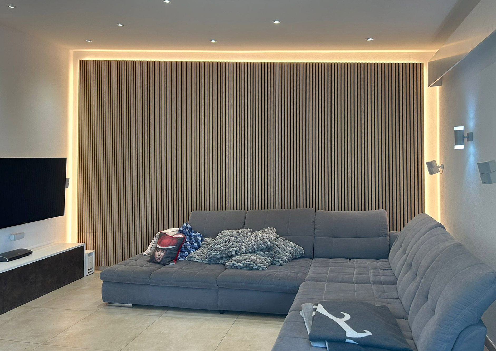 Hinterleuchtete Wandverkleidung