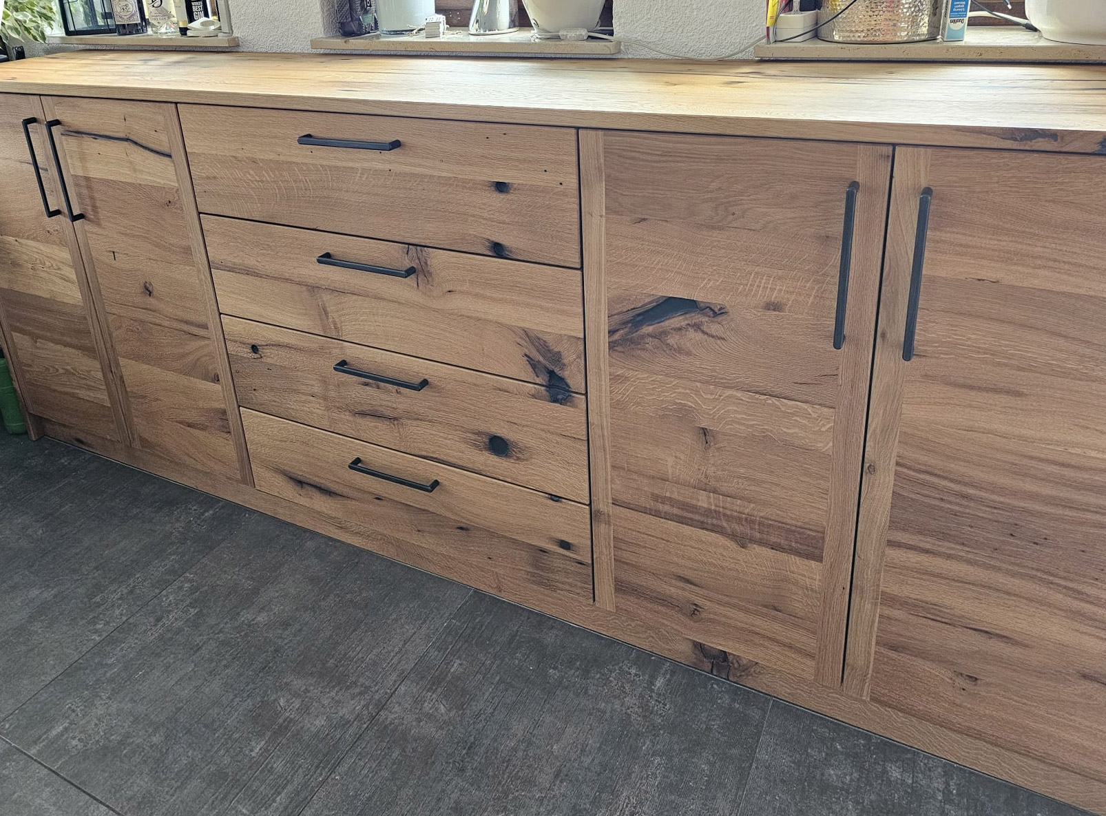 Kommode mit Risseiche Dekor