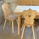 Zirbe Stühle und Tisch